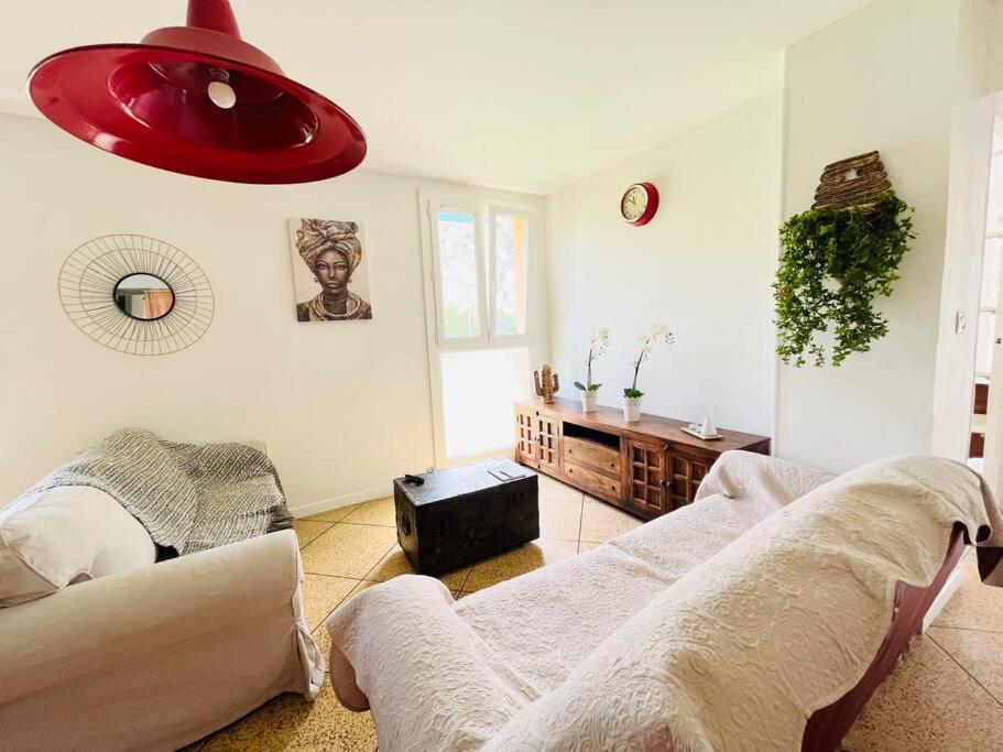 Superbe T3 Au Pieds De Notre Dame De La Garde Apartment Marseille Bagian luar foto