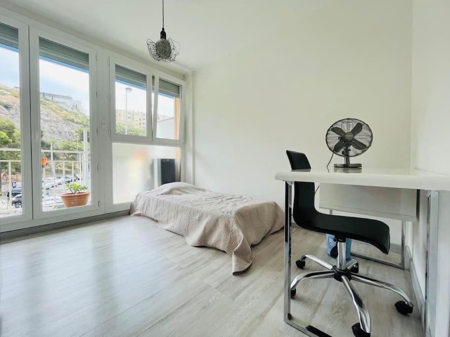 Superbe T3 Au Pieds De Notre Dame De La Garde Apartment Marseille Bagian luar foto