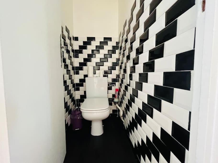 Superbe T3 Au Pieds De Notre Dame De La Garde Apartment Marseille Bagian luar foto