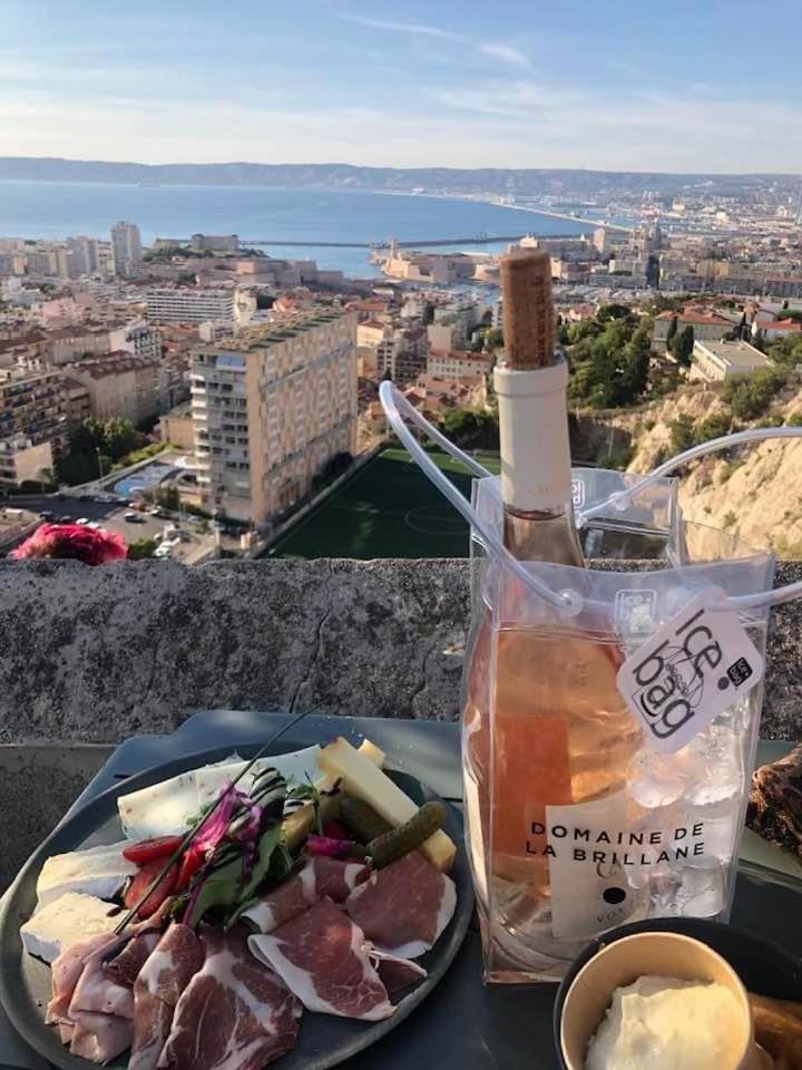 Superbe T3 Au Pieds De Notre Dame De La Garde Apartment Marseille Bagian luar foto