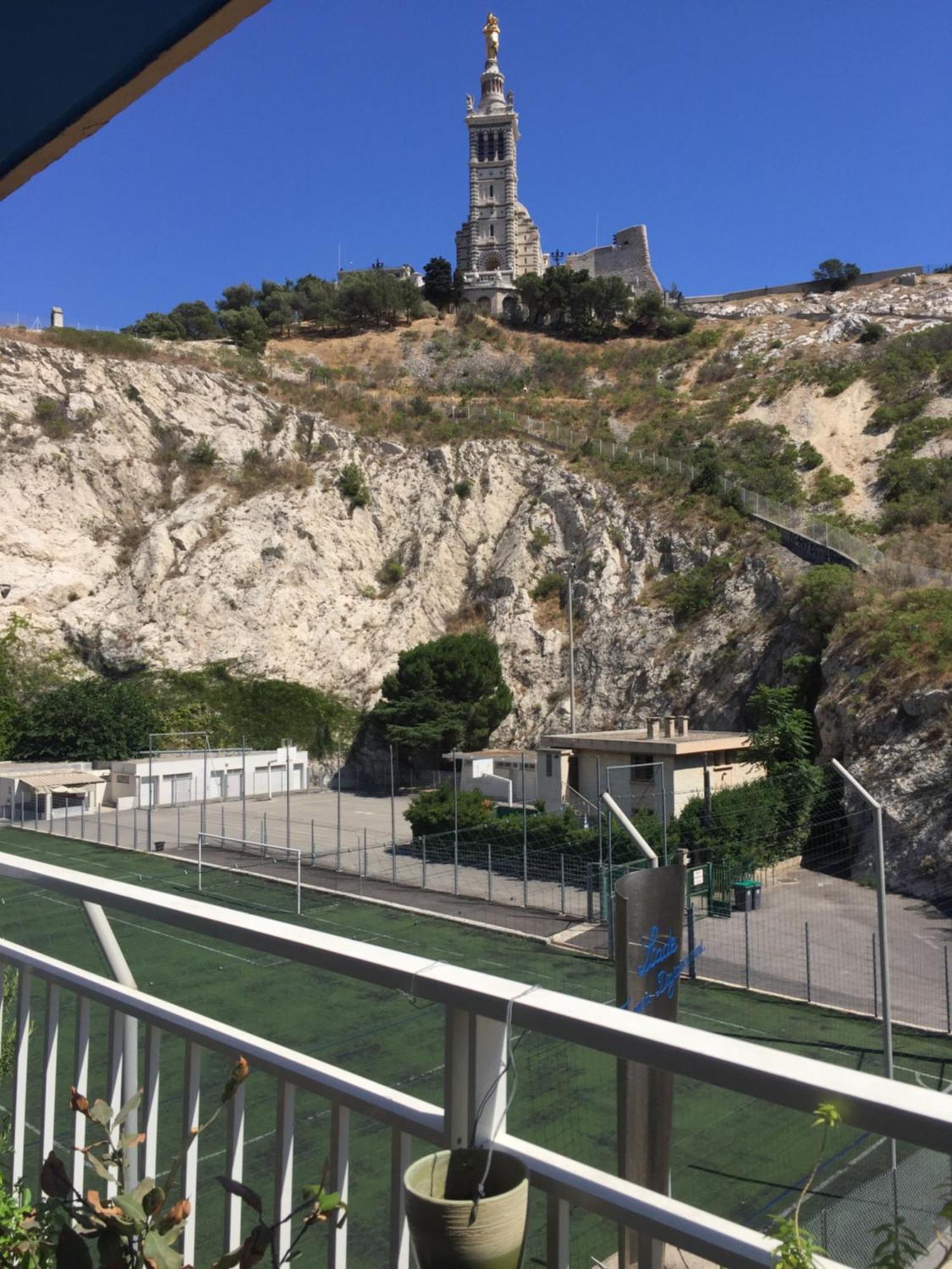 Superbe T3 Au Pieds De Notre Dame De La Garde Apartment Marseille Bagian luar foto